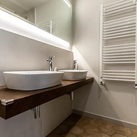 Ale House 게스트하우스 아레초